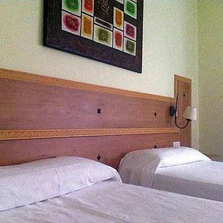 Bolina Hotel *
